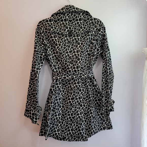 Vertigo Paris Black and White Trench Coat Size Med. - Picture 2 of 7